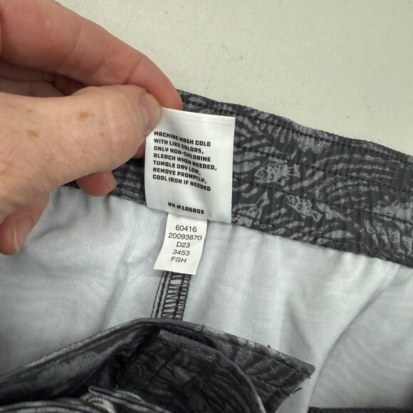 Alaskan Hardgear Duluth Trading Fish Print Swim Trunks Shorts 60416 Mens size 40 - Picture 5 of 9